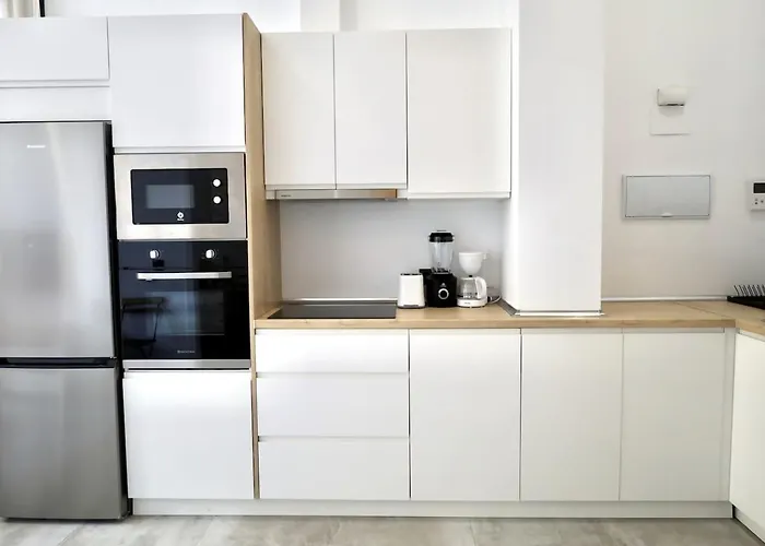 Cyv - Big Family - Near The Fuengirola