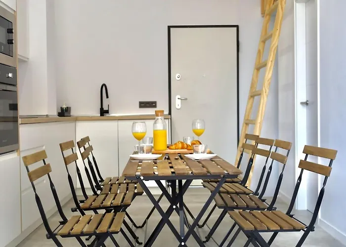 Cyv - Big Family - Near The アパート *