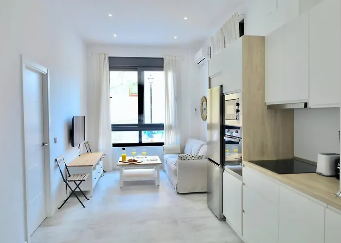 Cyv - Big Family - Near The アパート