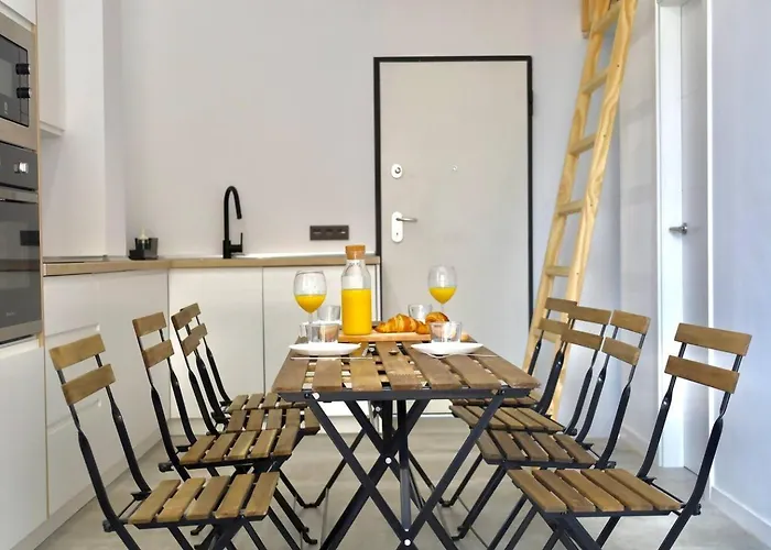 Cyv - Big Family - Near The アパート *